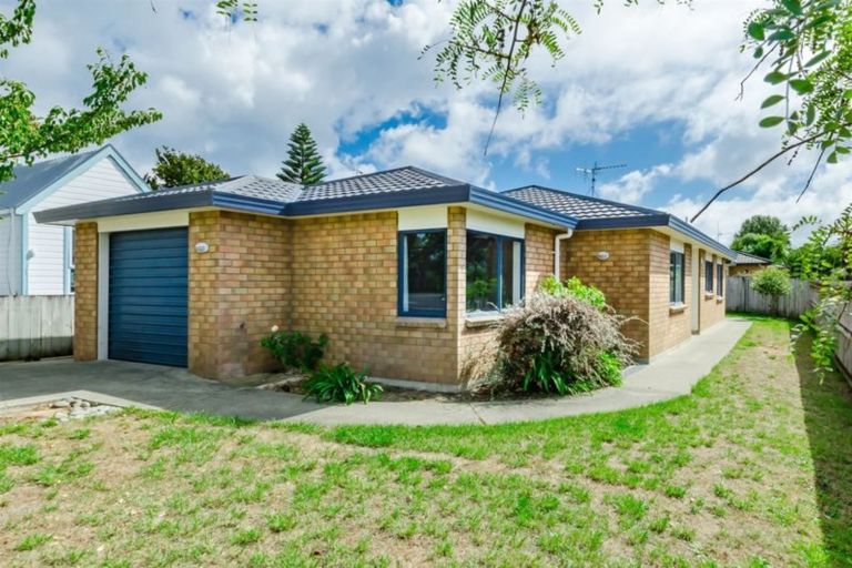 Photo of property in 15a Walton Road, Paraparaumu Beach, Paraparaumu, 5032