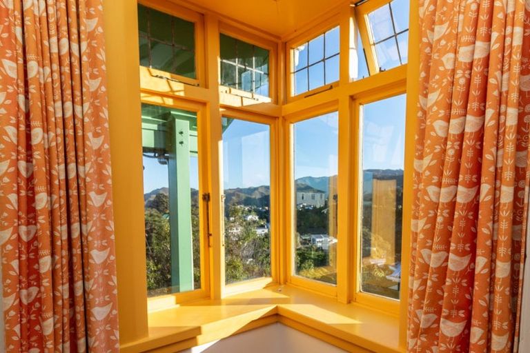 Photo of property in 12 Veronica Street, Brooklyn, Wellington, 6021