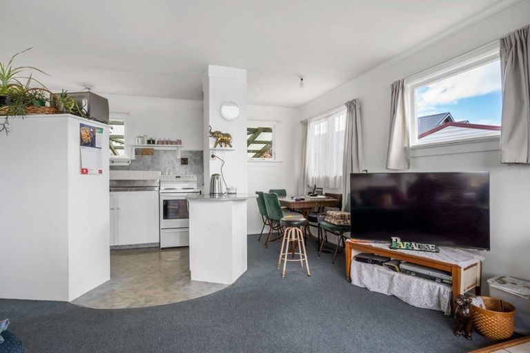 Photo of property in 16 Mcneil Street, Balclutha, 9230