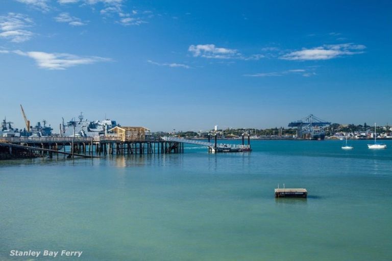 Photo of property in 2/134 Calliope Road, Stanley Point, Auckland, 0624