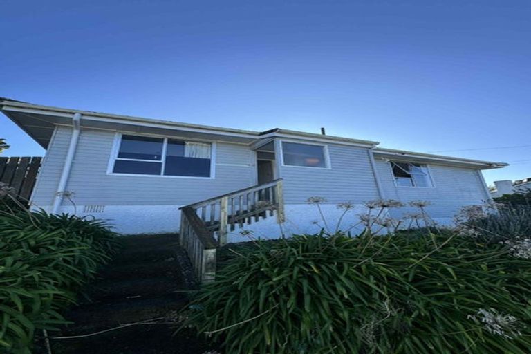 Photo of property in 5 Whenua View, Titahi Bay, Porirua, 5022