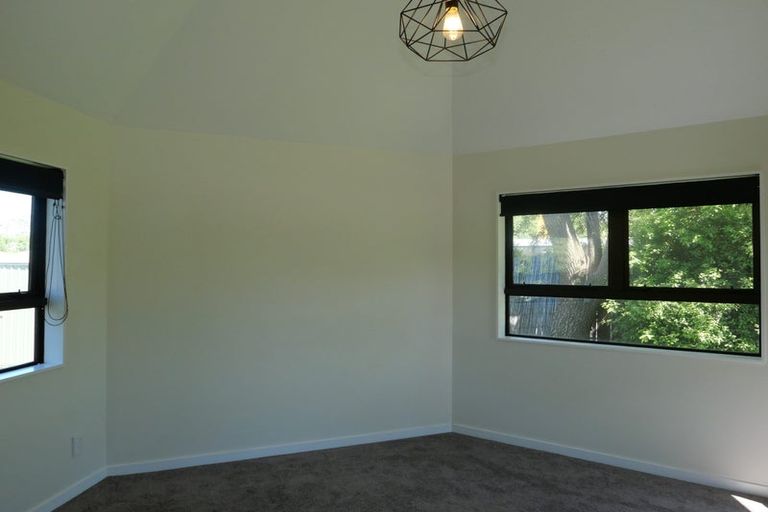 Photo of property in 3 Nugget Grove, Raumati Beach, Paraparaumu, 5032