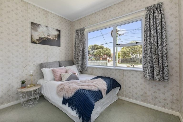 Photo of property in 22 Bell Road, Waiwhetu, Lower Hutt, 5010