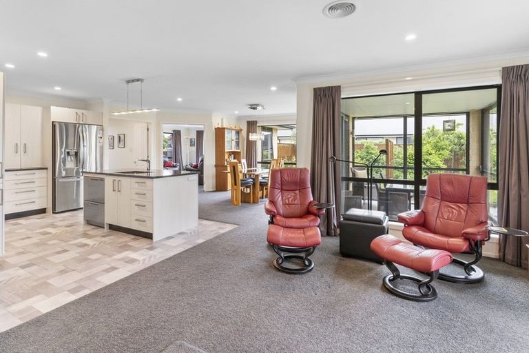 Photo of property in 18 Feist Street, Carterton, 5713