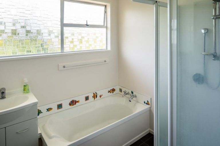 Photo of property in 11 Kotipu Place, Pukerua Bay, 5026