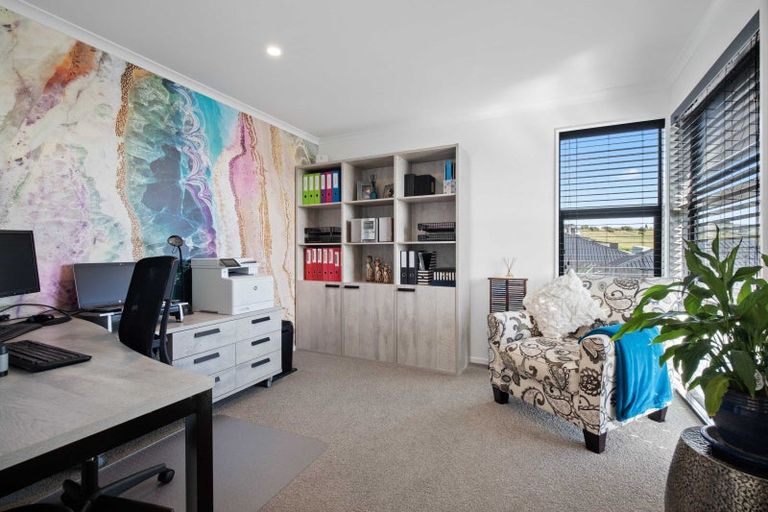 Photo of property in 124 Lisle Farm Drive, Pukekohe, 2120