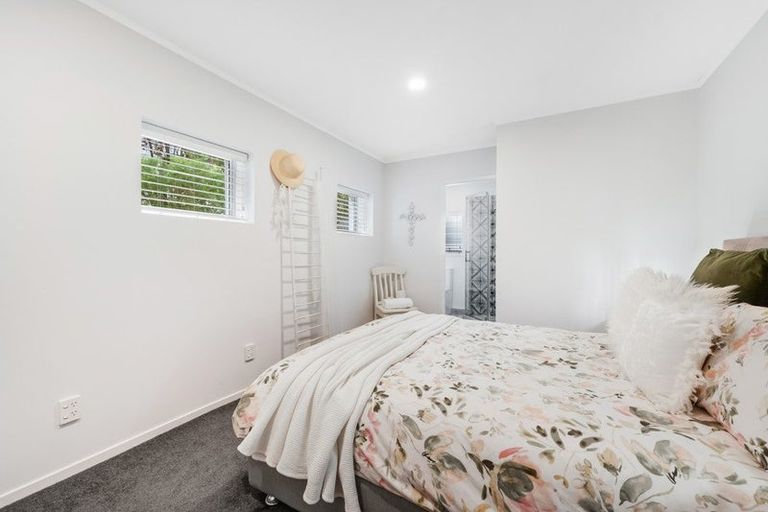 Photo of property in 19 Clovelly Road, Bucklands Beach, Auckland, 2012