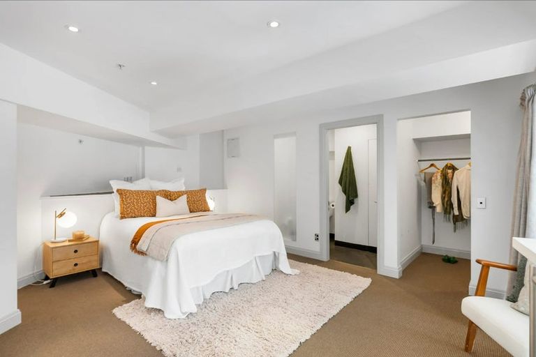 Photo of property in Stadium Garden Flats, 107/107 Thorndon Quay, Pipitea, Wellington, 6011