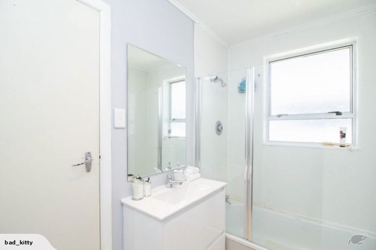 Photo of property in 270b Wellington Road, Wainuiomata, Lower Hutt, 5014