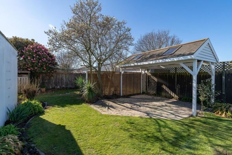 Photo of property in 16 Warren Crescent, Hillmorton, Christchurch, 8025