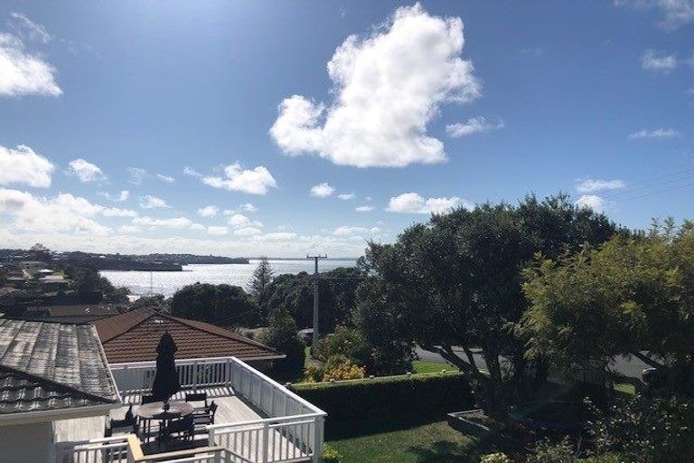Photo of property in 1/22 Rothesay Bay Road, Rothesay Bay, Auckland, 0630