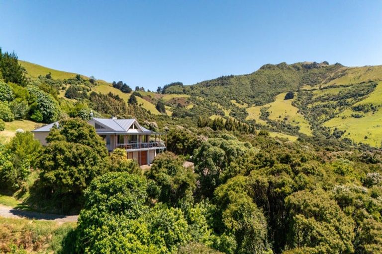 Photo of property in 5447 Christchurch Akaroa Road, Duvauchelle, 7582