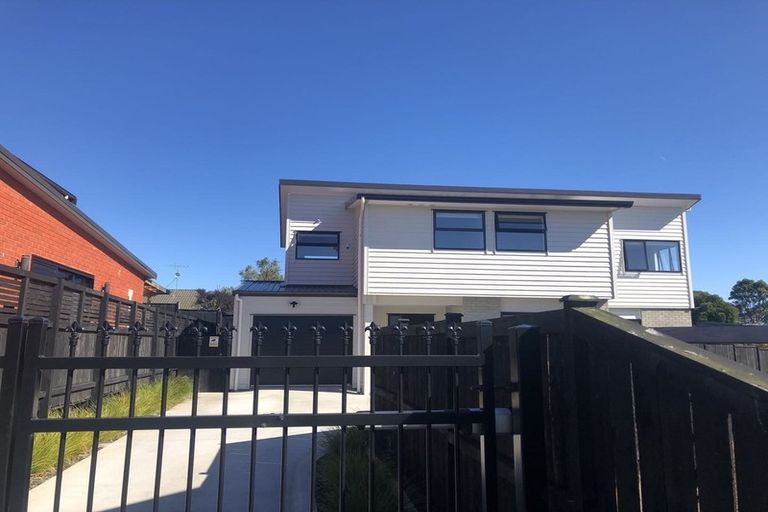Photo of property in 1 Tihema Lane, Westgate, Auckland, 0614