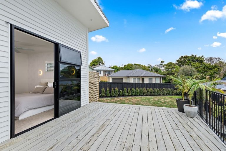 Photo of property in 32a Gledstane Road, Stanmore Bay, Whangaparaoa, 0932