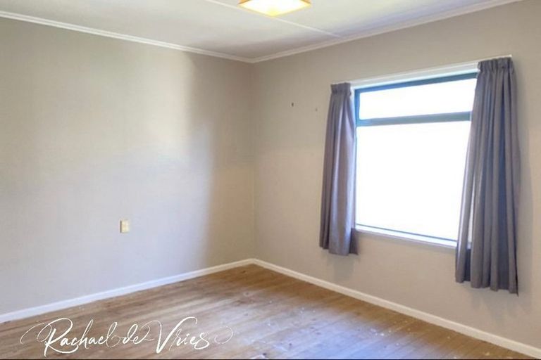 Photo of property in 4 Sea View Road, Baylys Beach, Dargaville, 0377