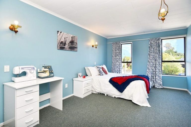 Photo of property in 7 Kowai Place, Amberley, 7410