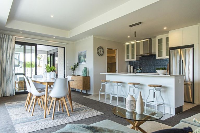 Photo of property in 11 Puroto Place, One Tree Point, 0118