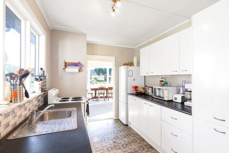 Photo of property in 4 Arawhata Road, Paraparaumu, 5032