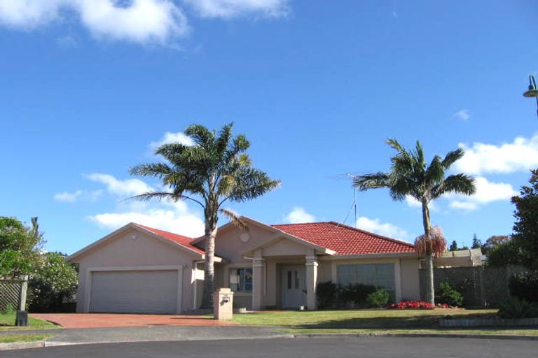 Photo of property in 34 Westminster Gardens, Unsworth Heights, Auckland, 0632