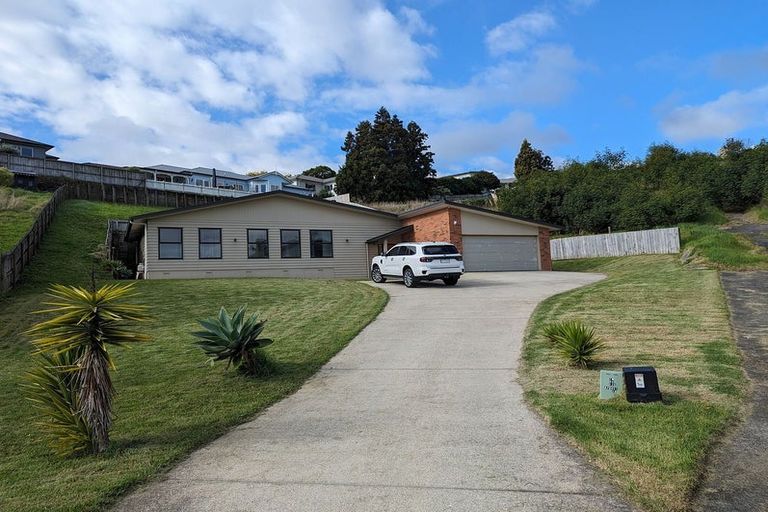 Photo of property in 44 Cape Vista Crescent, Pukekohe, 2120