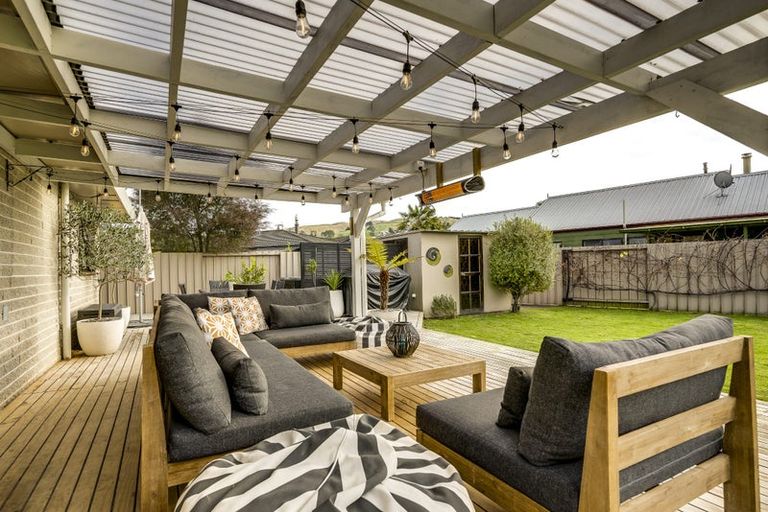 Photo of property in 4 Hetley Crescent, Taradale, Napier, 4112