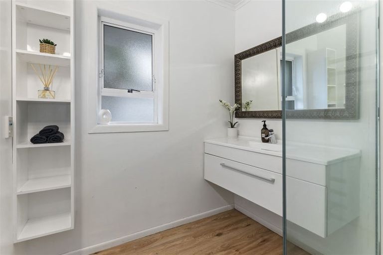 Photo of property in 50 Clovelly Road, Bucklands Beach, Auckland, 2012