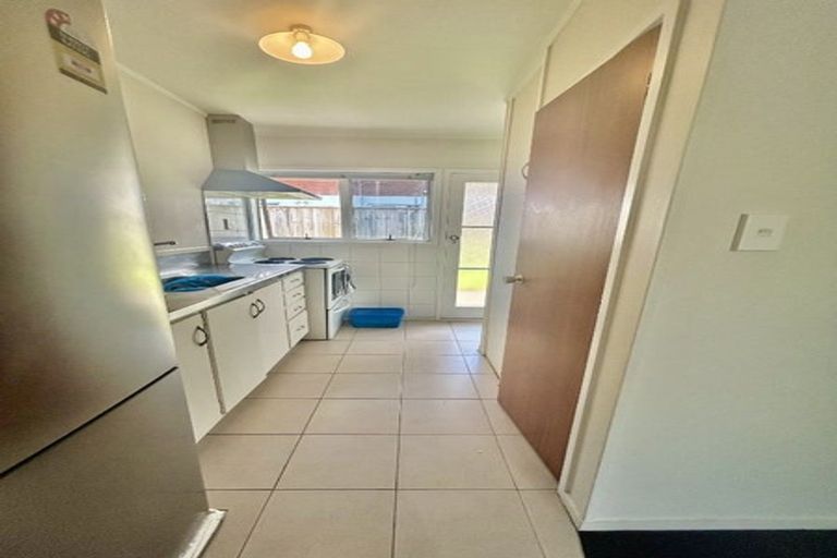 Photo of property in 8/318 Te Atatu Road, Te Atatu South, Auckland, 0610