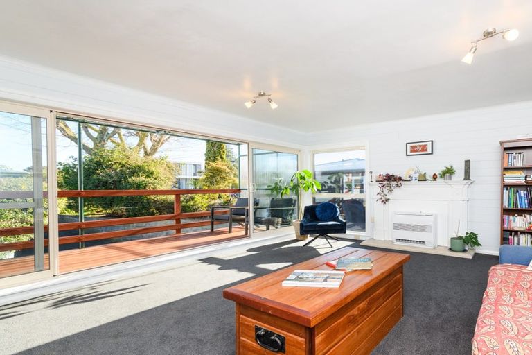 Photo of property in 39 Lincoln Terrace, Hokowhitu, Palmerston North, 4410
