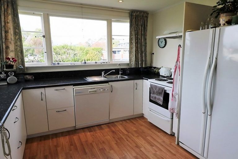 Photo of property in 64 Nelson Crescent, Carterton, 5713