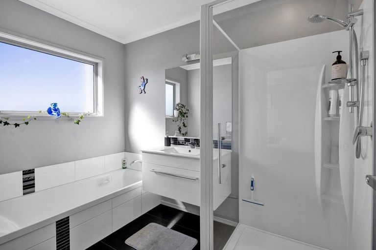 Photo of property in 74 Broadway, Stratford, 4332