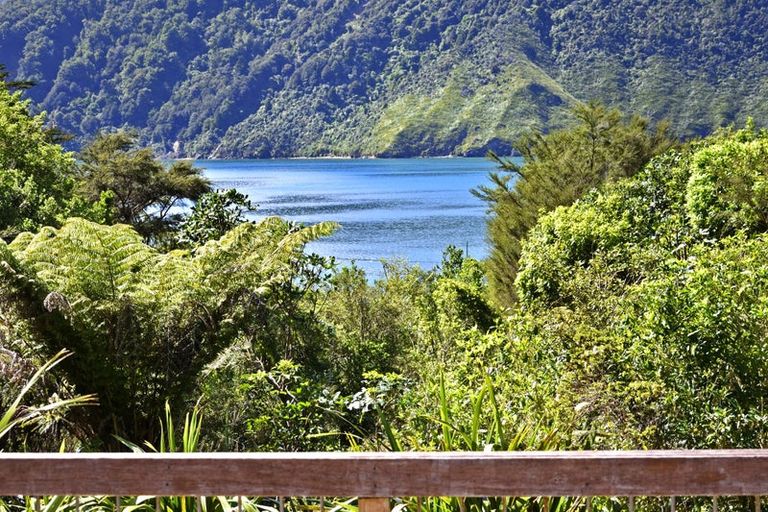 Photo of property in 3215 Archers Road, Tennyson Inlet, 7195