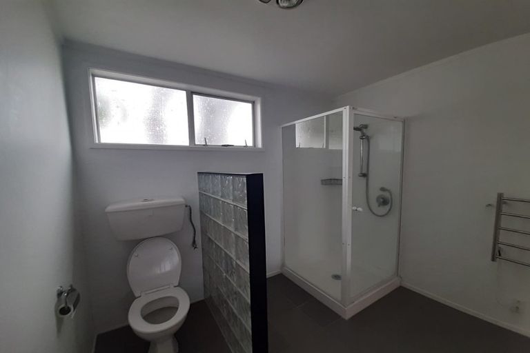 Photo of property in 1/9 Titirangi Road, New Lynn, Auckland, 0600