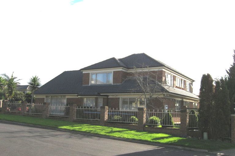 Photo of property in 16 Haven Crest, Somerville, Auckland, 2014