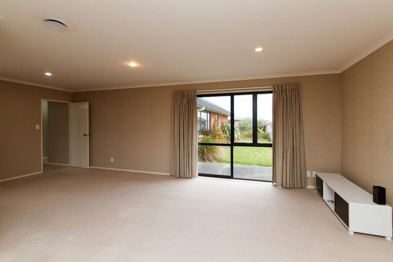 Photo of property in 11 Orlando Way, Kelvin Grove, Palmerston North, 4414