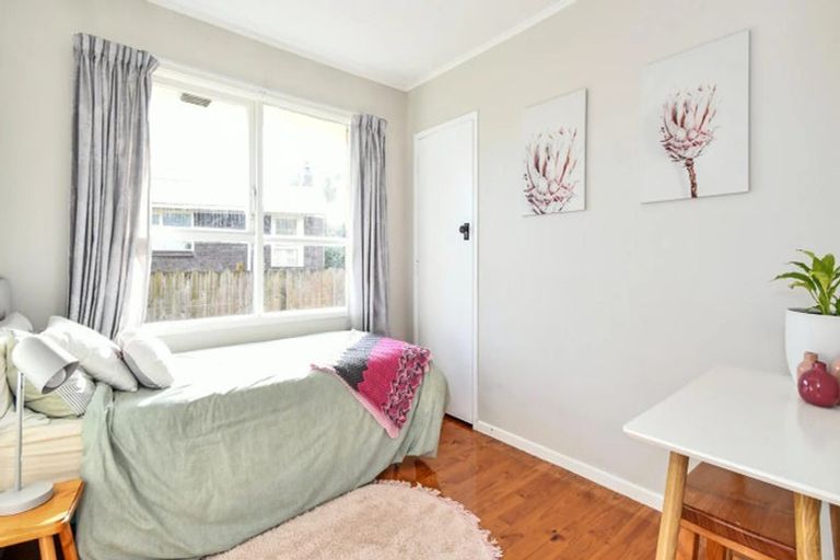 Photo of property in 31 Gossamer Drive, Pakuranga Heights, Auckland, 2010