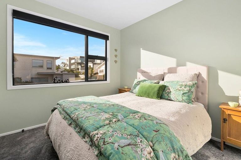 Photo of property in 14 Hamblyn Street, Strandon, New Plymouth, 4312