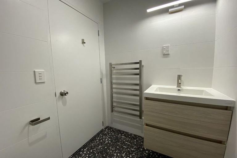 Photo of property in 12a Lawson Place, Mount Victoria, Wellington, 6011