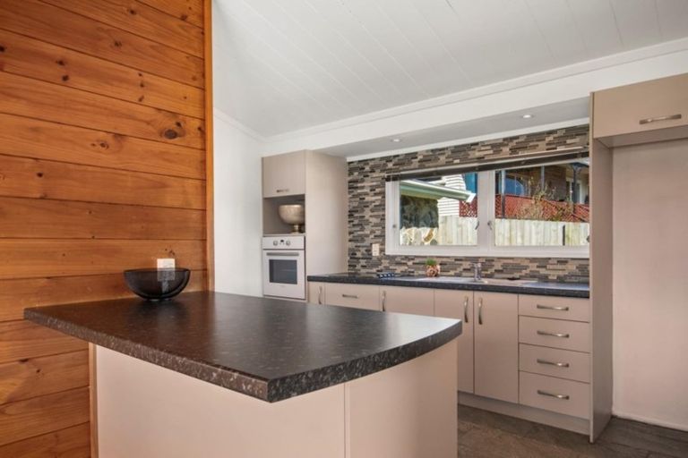 Photo of property in 202 Welcome Bay Road, Welcome Bay, Tauranga, 3112