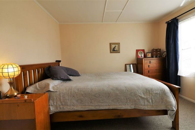 Photo of property in 64 Nelson Crescent, Carterton, 5713