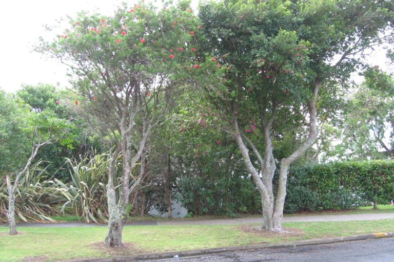 Photo of property in 23 William Bryan Drive, Half Moon Bay, Auckland, 2012
