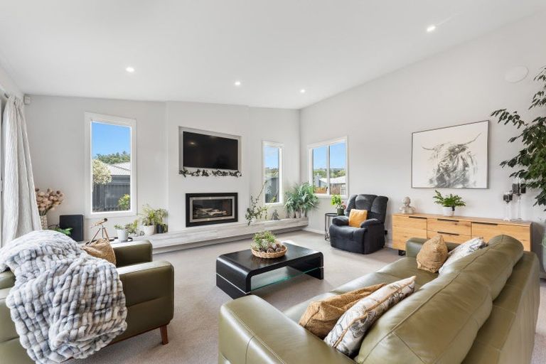 Photo of property in 22 Serenity Crescent, Kelvin Grove, Palmerston North, 4414