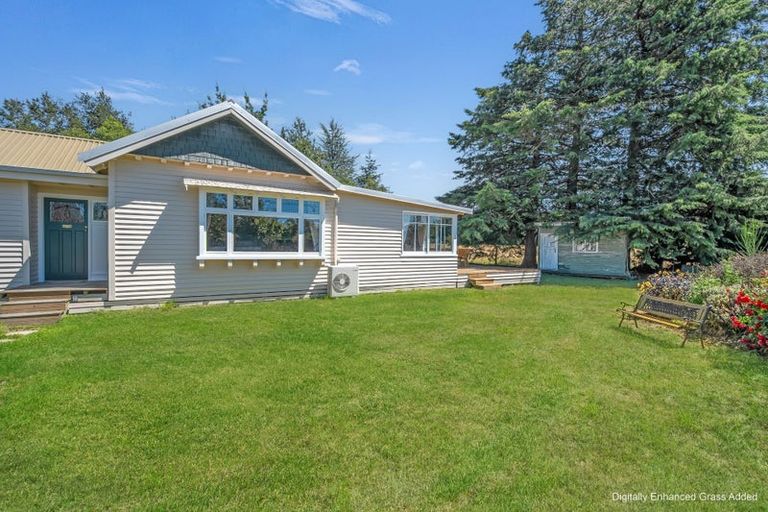 Photo of property in 3 Cross Street, Coalgate, 7673