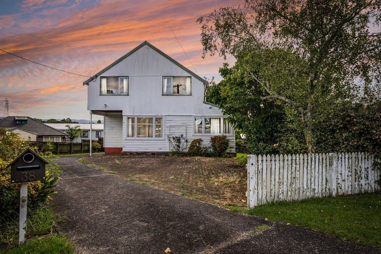 Photo of property in 38 Toru Street, Te Atatu Peninsula, Auckland, 0610