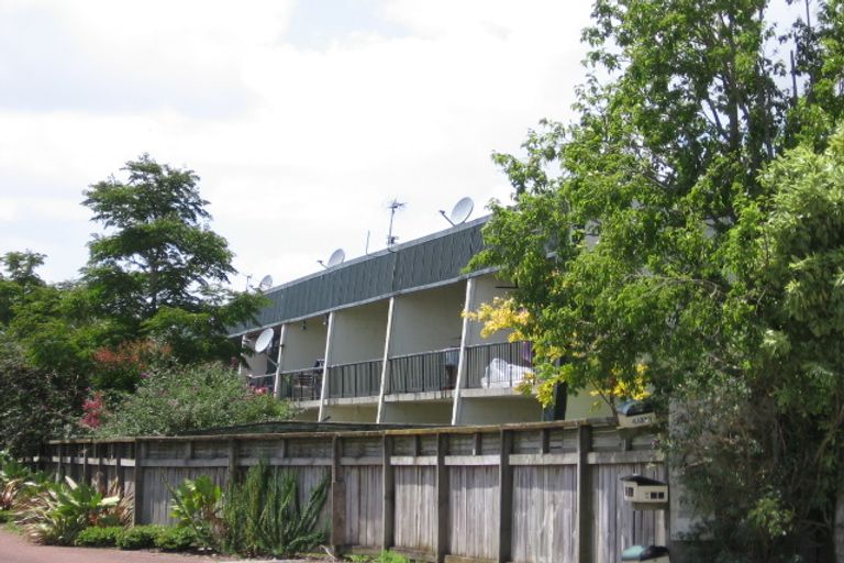 Photo of property in 8/32 Blockhouse Bay Road, Avondale, Auckland, 1026