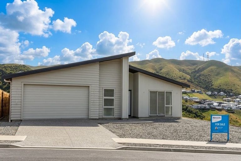 Photo of property in 41 Crompton Avenue, Churton Park, Wellington, 6037