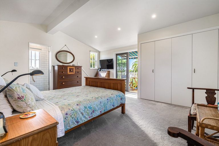 Photo of property in 71 Vauxhall Road, Devonport, Auckland, 0624