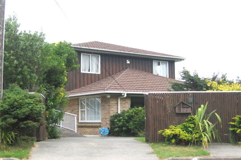 Photo of property in 11 Huntleigh Park Way, Ngaio, Wellington, 6035