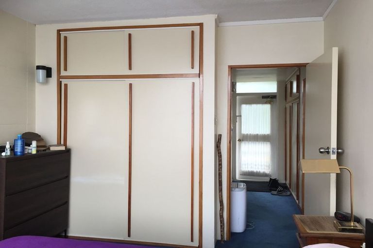 Photo of property in Beresford Apartments, 4/118 Russell Terrace, Berhampore, Wellington, 6023