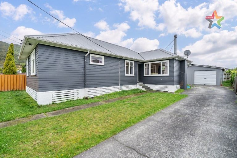 Photo of property in 43 Russell Road, Wainuiomata, Lower Hutt, 5014