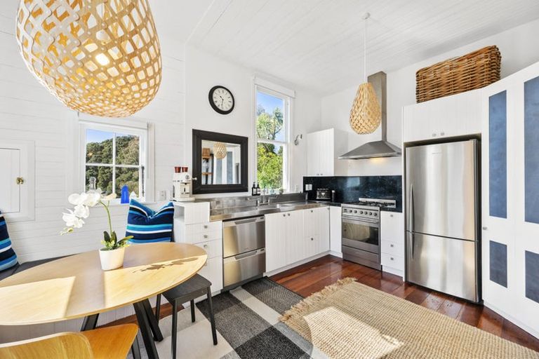 Photo of property in 303 Tinakori Road, Thorndon, Wellington, 6011